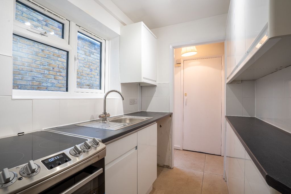 Property photo 2 of 10 4673741