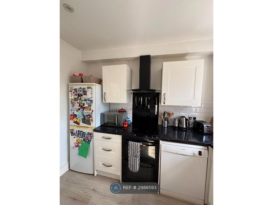 Property photo 3 of 35