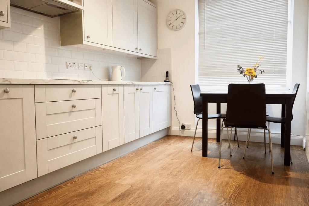 Property photo 3 of 8 Gallery