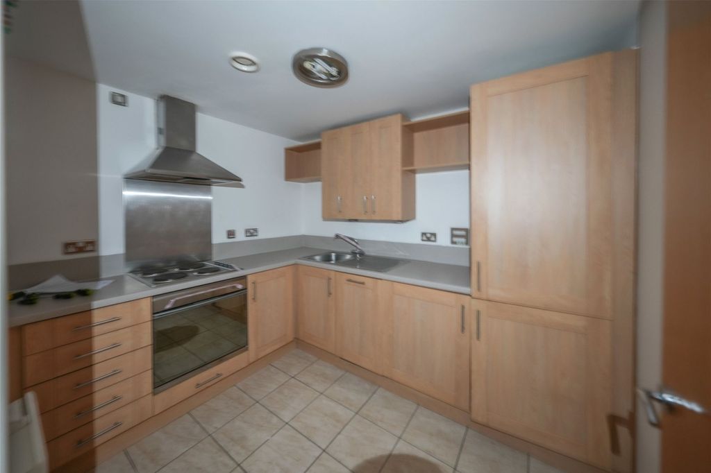 Property photo 3 of 9 Kitchen