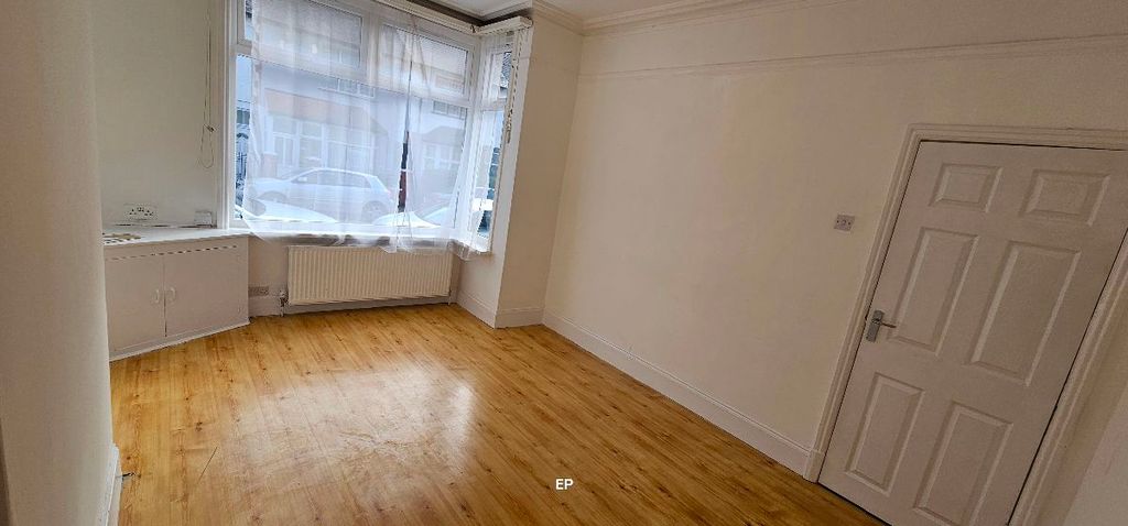 Property photo 3 of 24