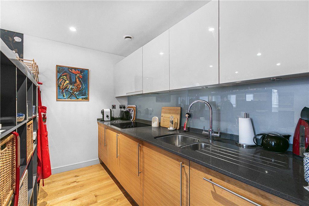 Property photo 2 of 18 Kitchen
