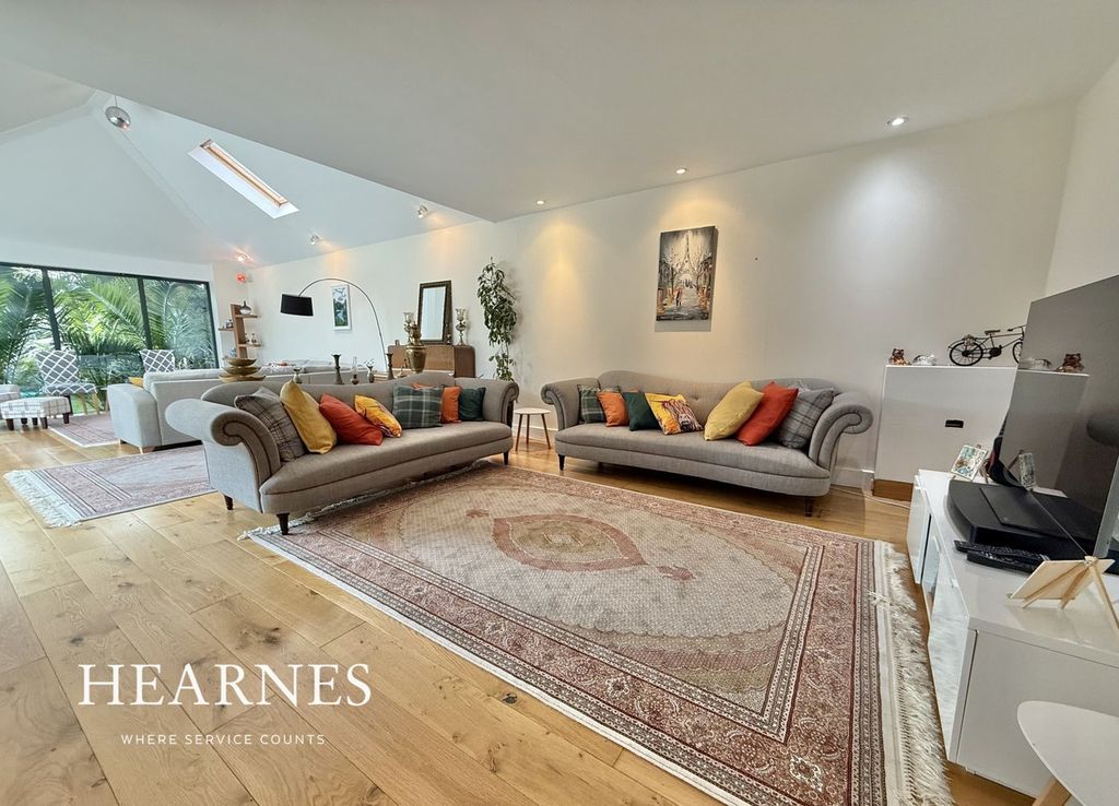 Property photo 1 of 37