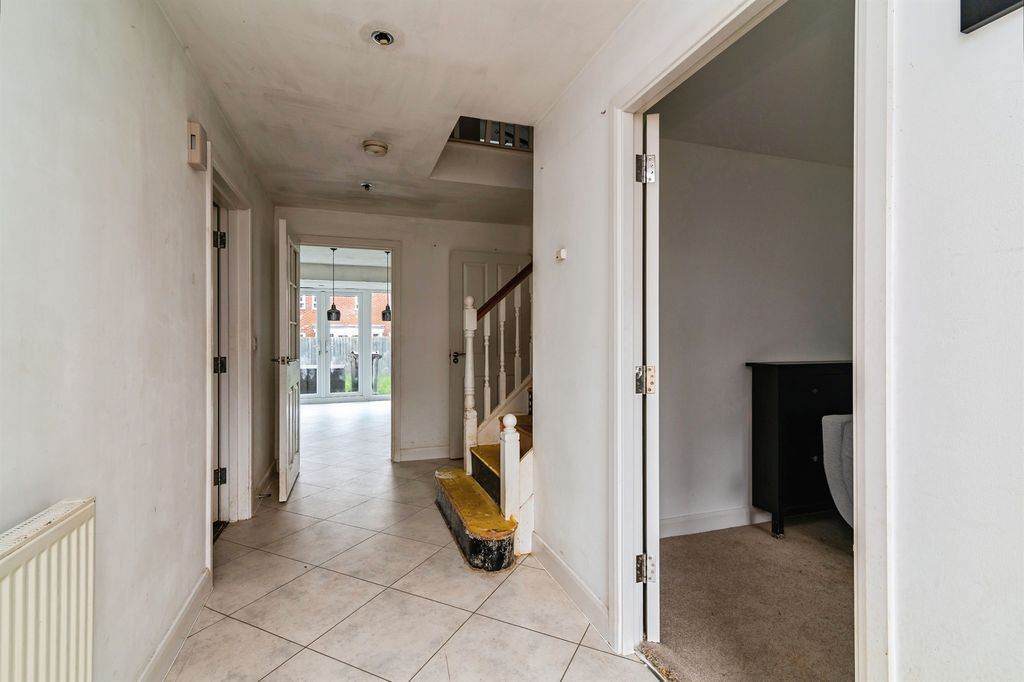 Property photo 2 of 11