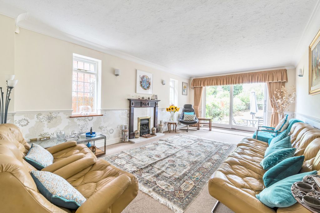 Property photo 1 of 21 1321249-10-687659...