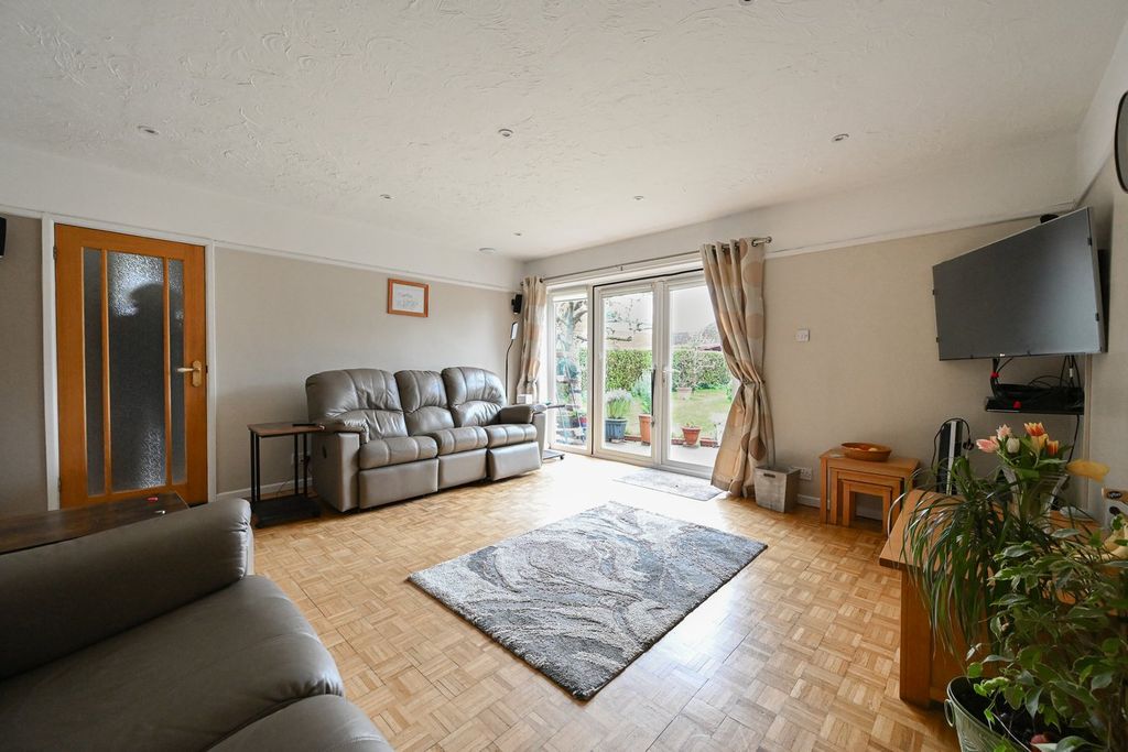 Property photo 3 of 14