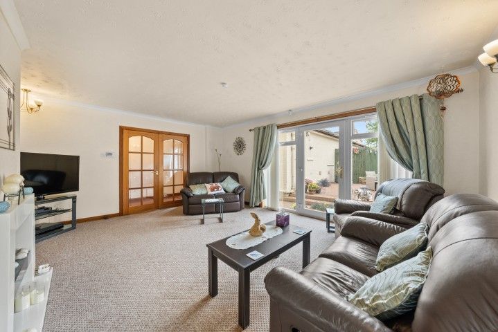 Property photo 2 of 39