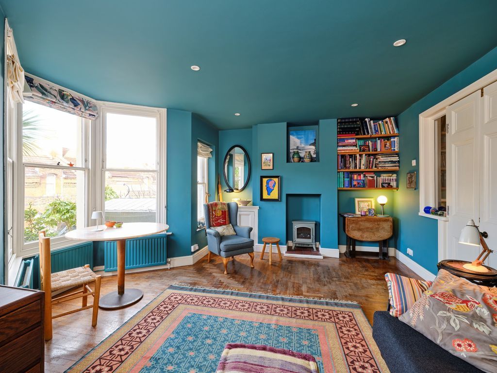 Property photo 3 of 18 Sitting Room