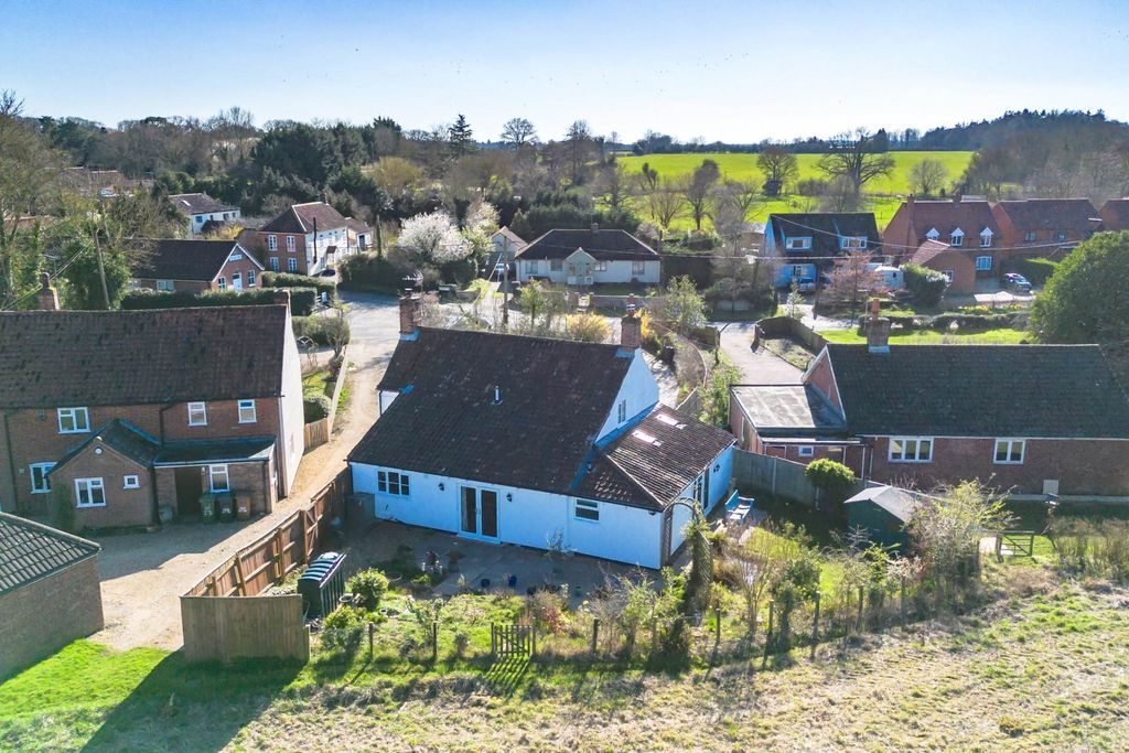 Property photo 2 of 35