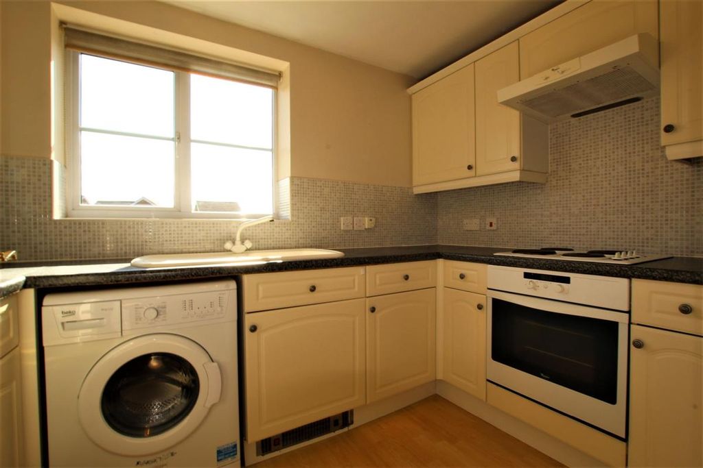 Property photo 2 of 20