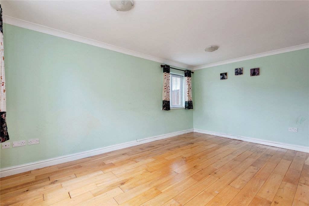 Property photo 3 of 19 Picture No. 06