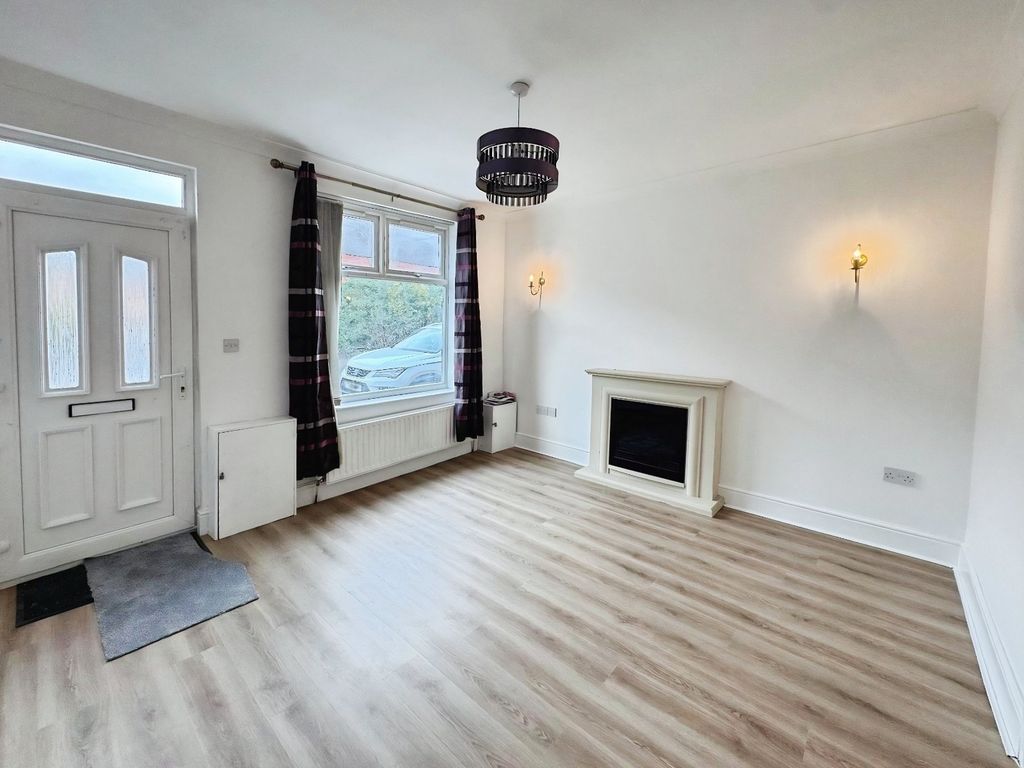 Property photo 2 of 11 Picture No. 19