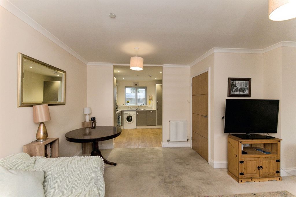 Property photo 3 of 20