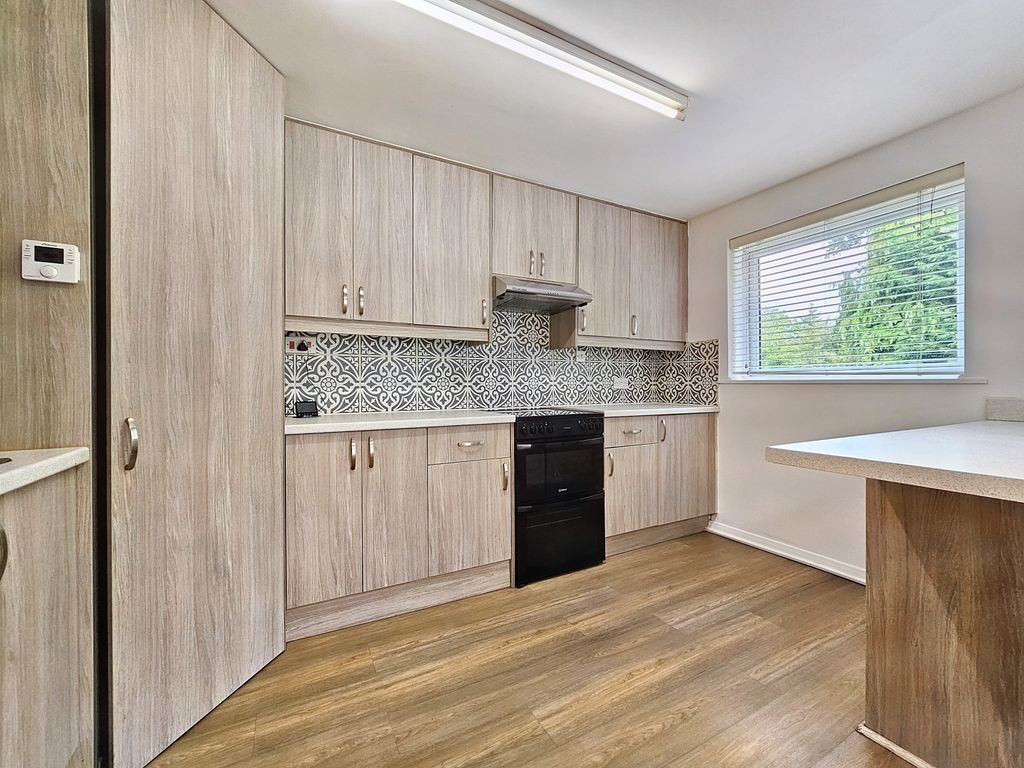 Property photo 2 of 9 Kitchen