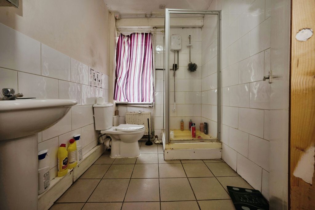 Property photo 3 of 13 Shower Room