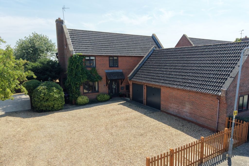 Property photo 2 of 32 Book Now To View This Stunning Property In Carlby