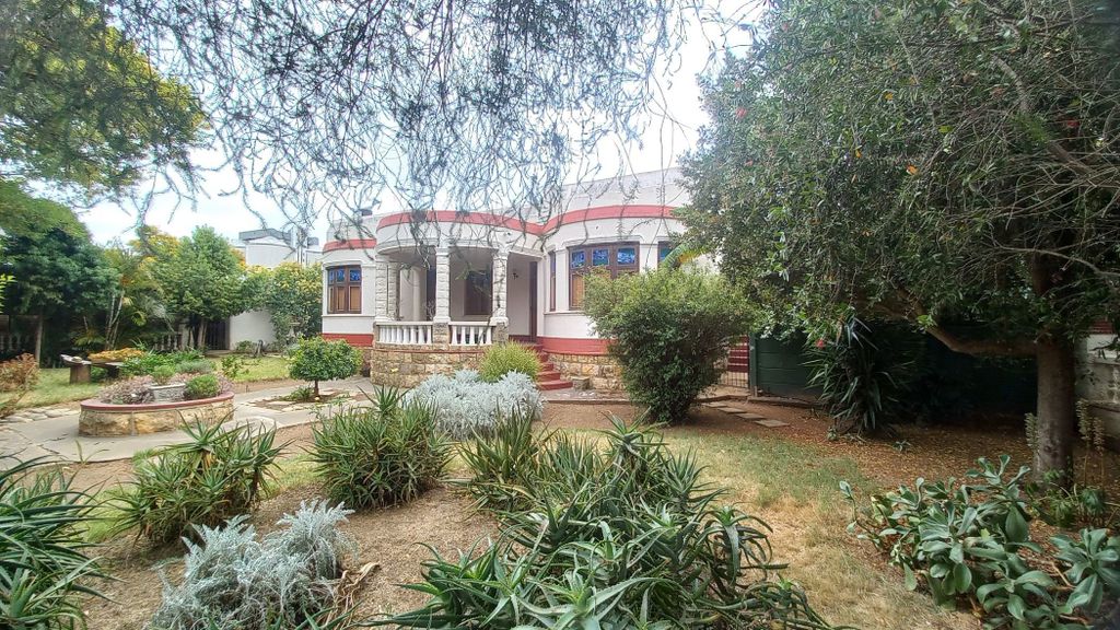 Property photo 1 of 42 1Sr1687949