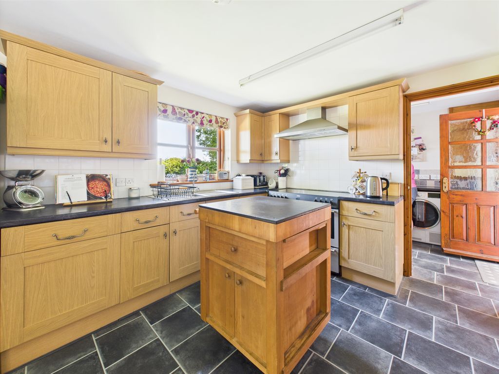 Property photo 3 of 14 Cam05372G0-Pr0010-Still001