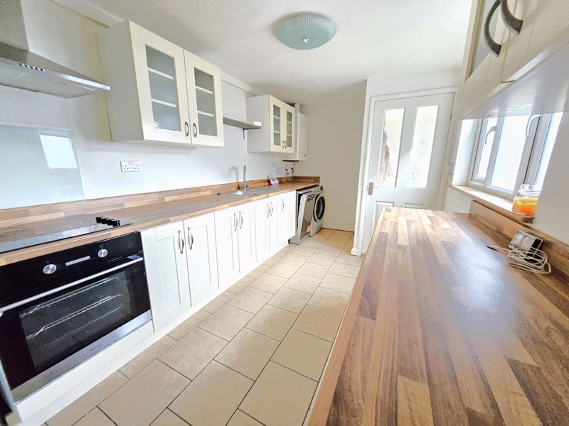 Property photo 3 of 12 Photo 8