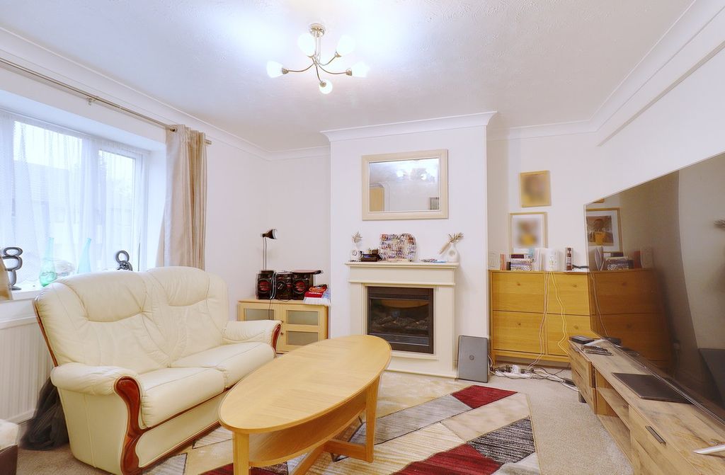 Property photo 3 of 8