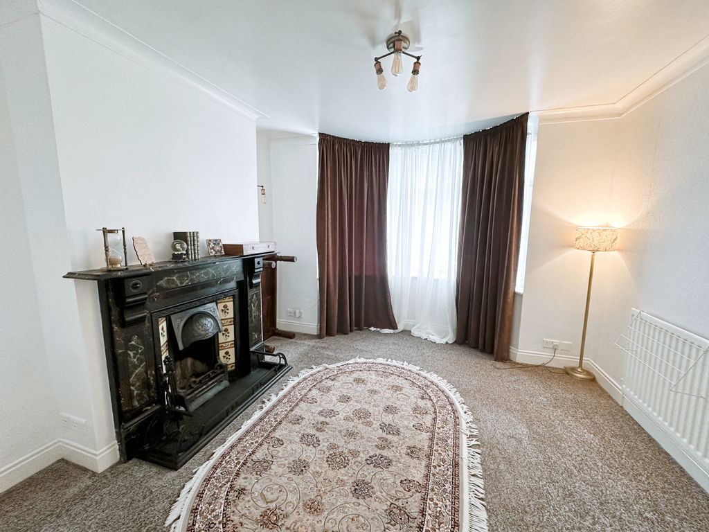 Property photo 2 of 28