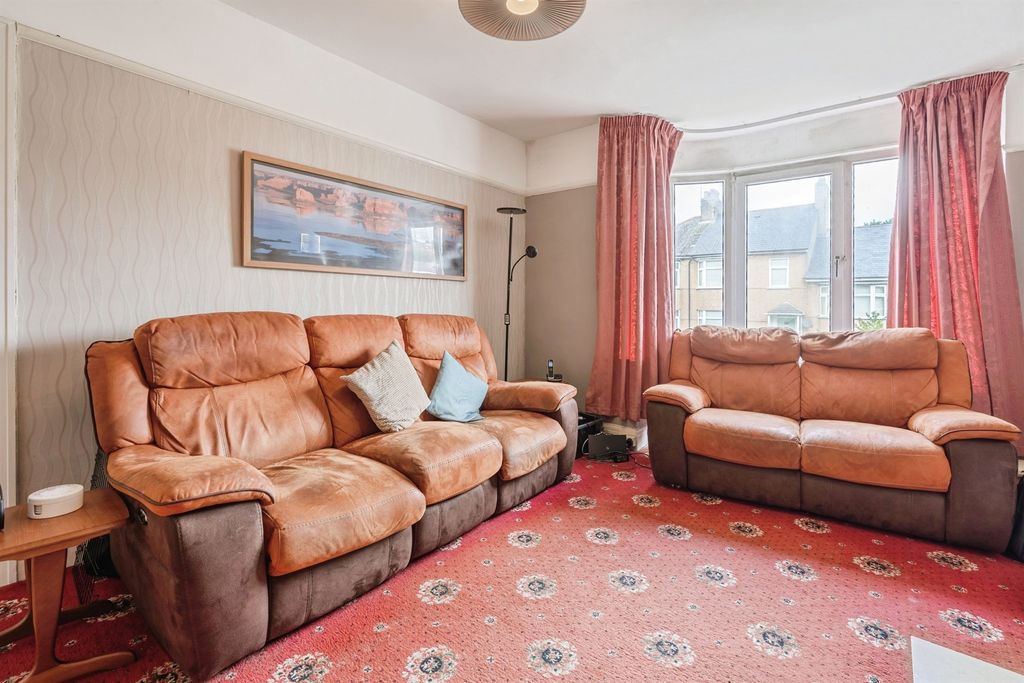 Property photo 3 of 24