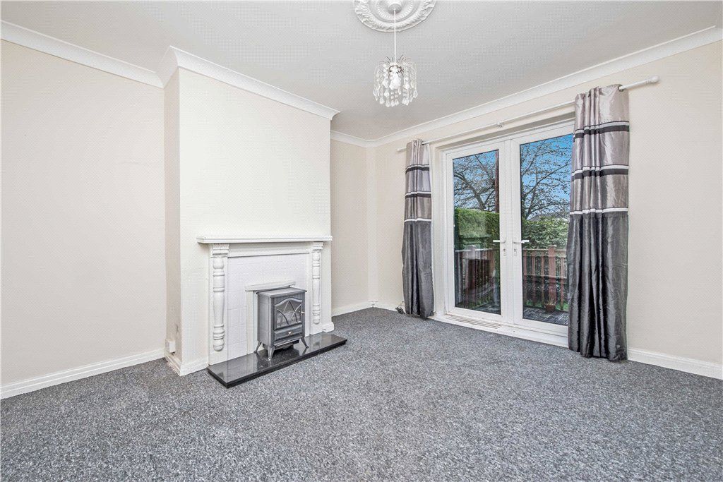 Property photo 2 of 21 Living  Room