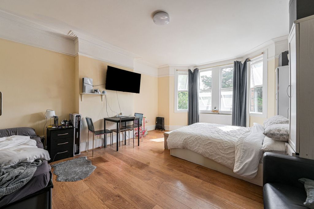 Property photo 2 of 5