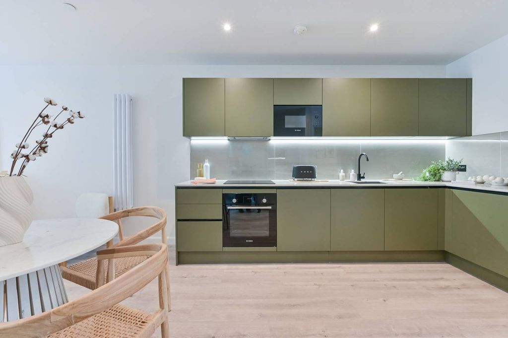 Property photo 2 of 29