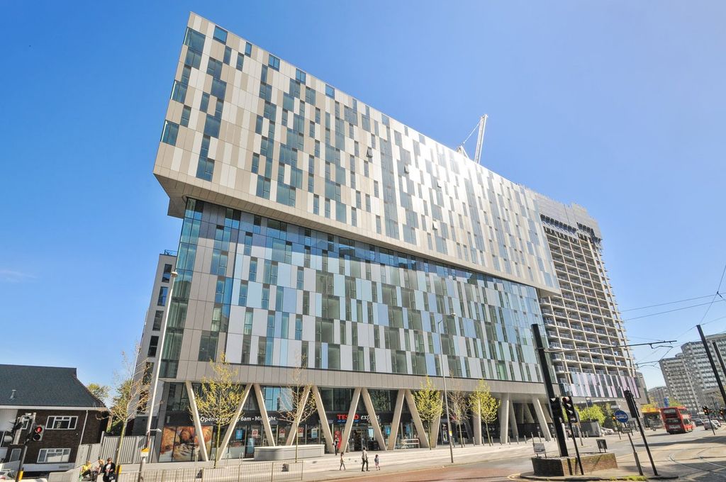 Property photo 1 of 16