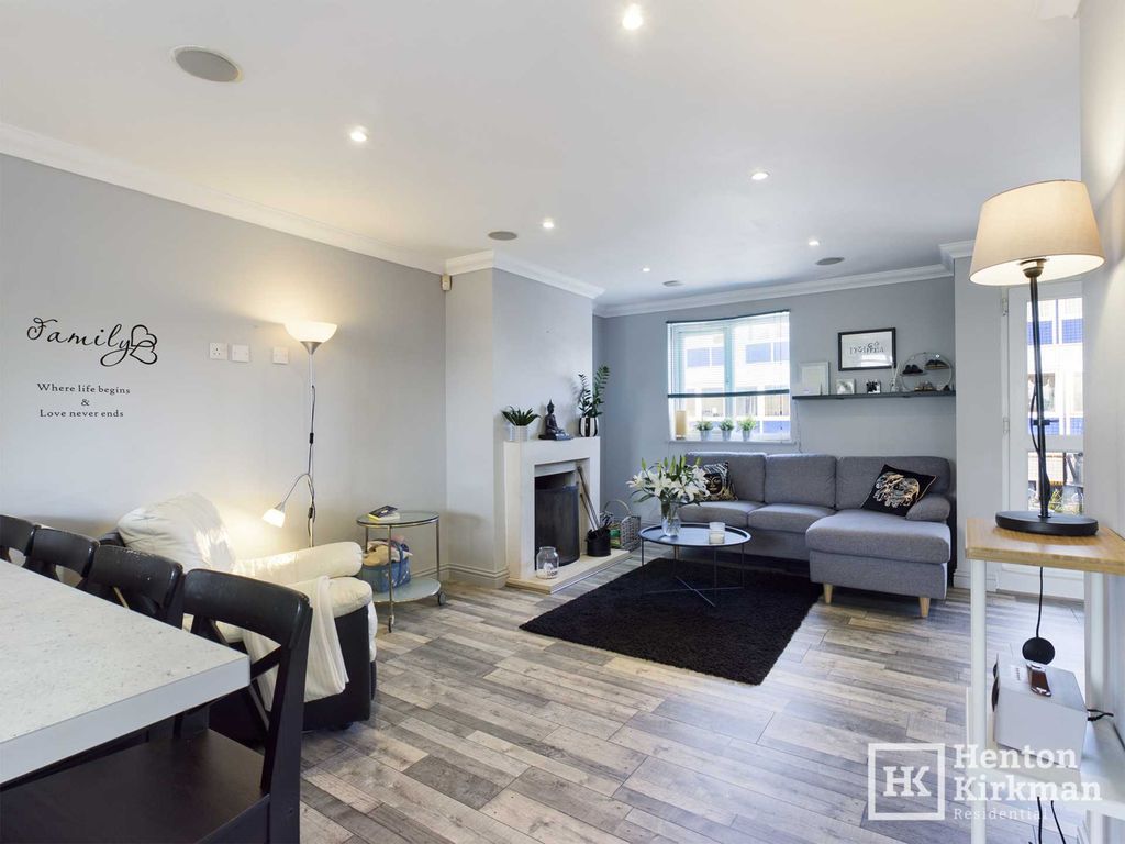 Property photo 3 of 19