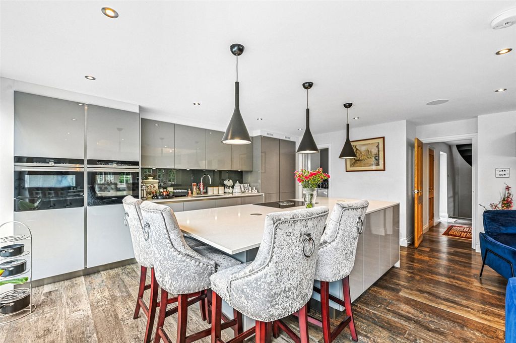 Property photo 3 of 42 Picture No. 03