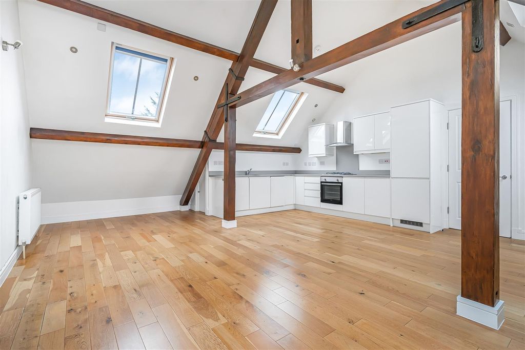 Property photo 2 of 33