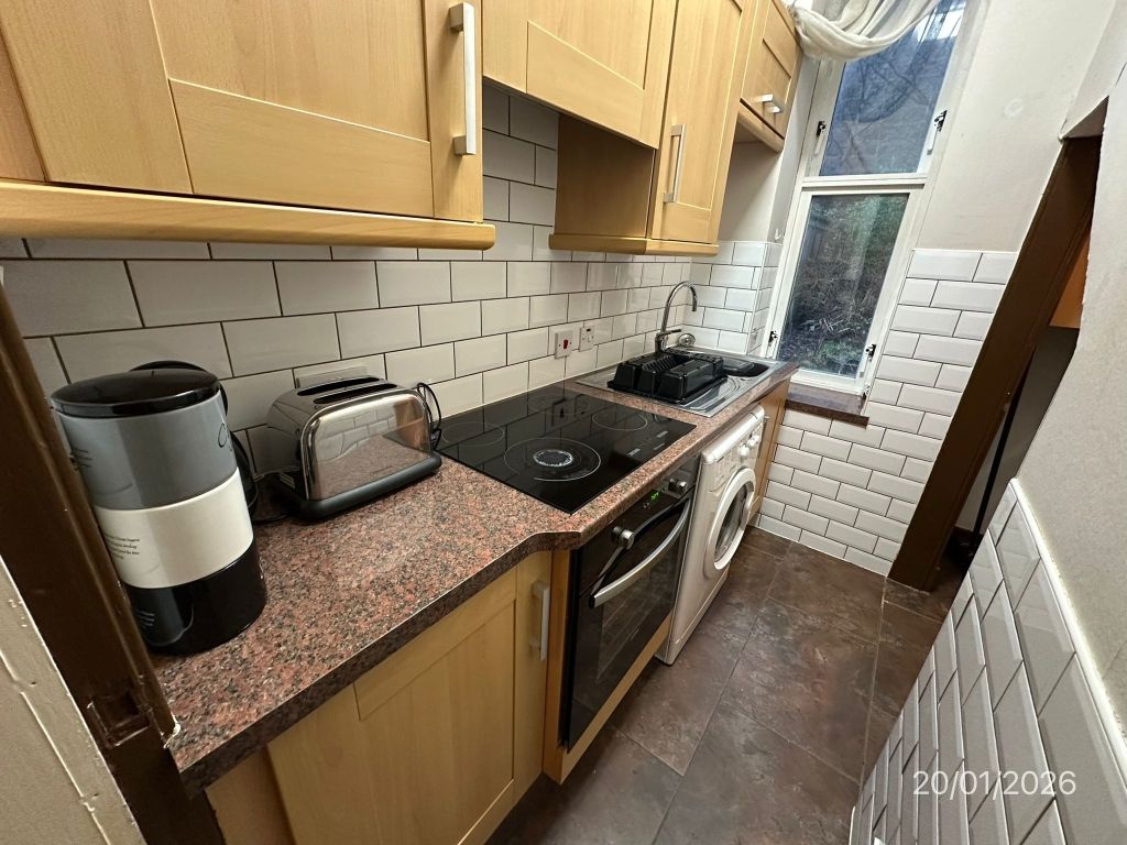 Property photo 3 of 6 Kitchen