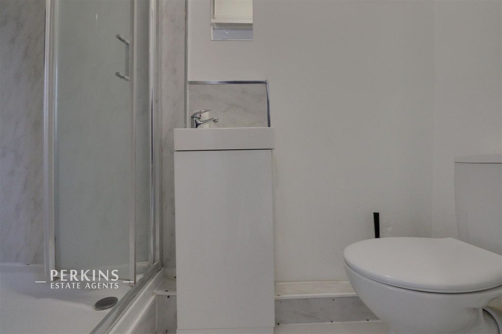 Property photo 3 of 3 Studio3Bathroom.Jpg