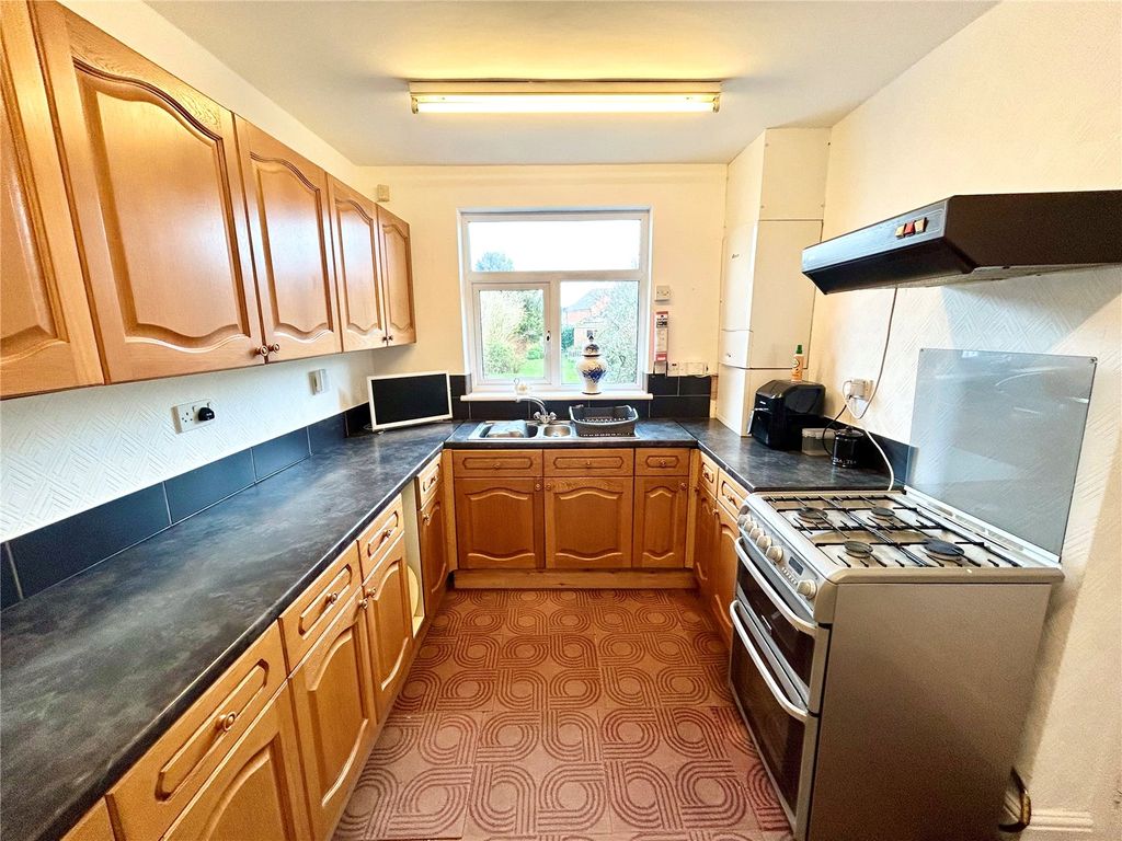 Property photo 2 of 21 Picture No. 17