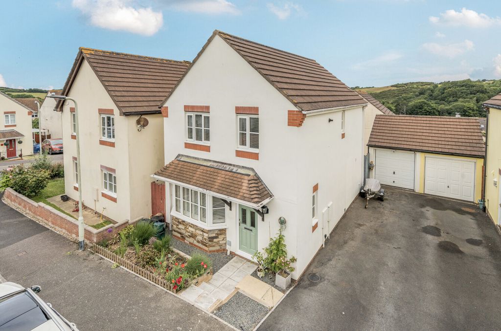 Property photo 1 of 19 1302998-2-684029B...