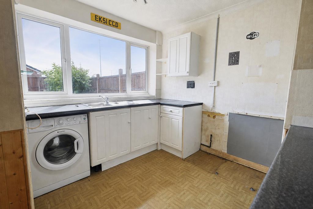 Property photo 3 of 10 Kitchen.Png
