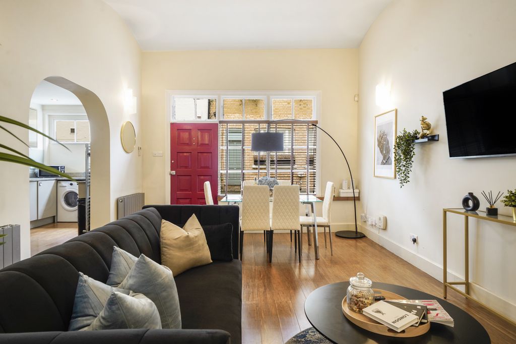 Property photo 3 of 36