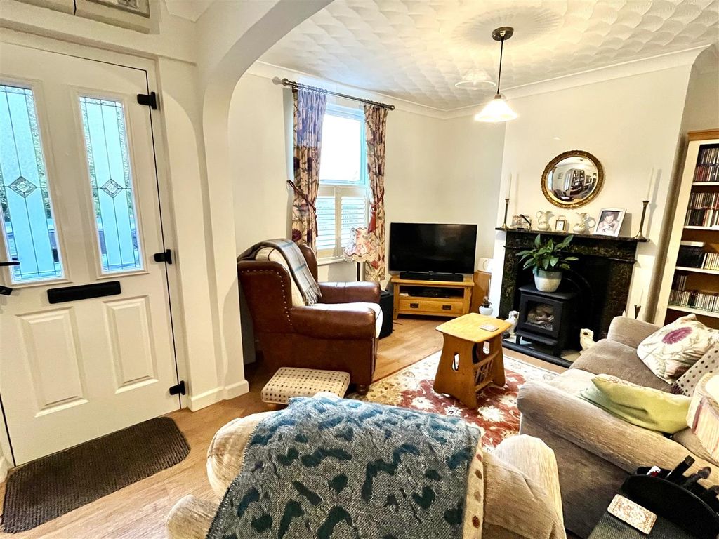 Property photo 3 of 17