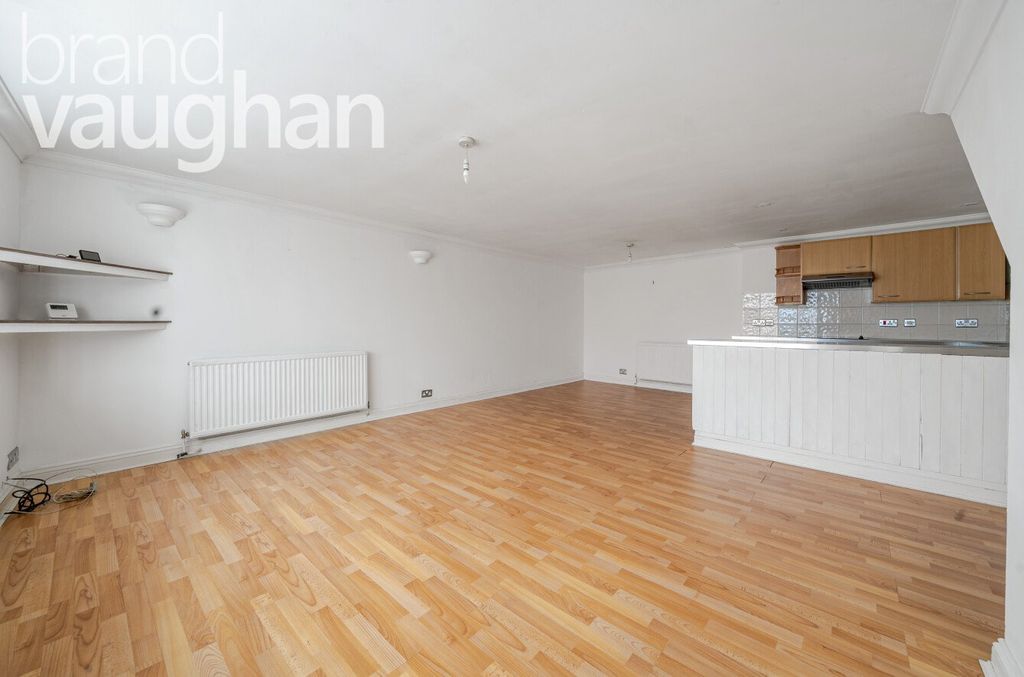 Property photo 3 of 9 Picture 3