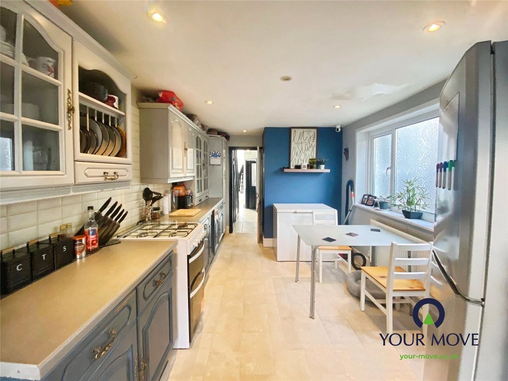 Property photo 2 of 13 Picture No. 16