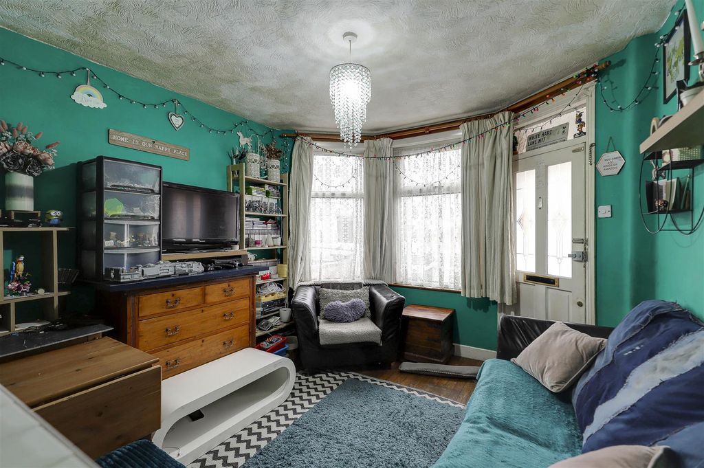 Property photo 2 of 13