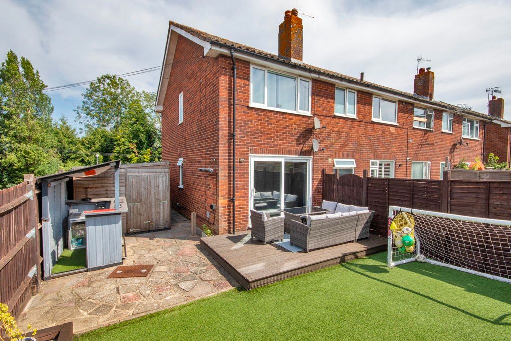 Property photo 2 of 16