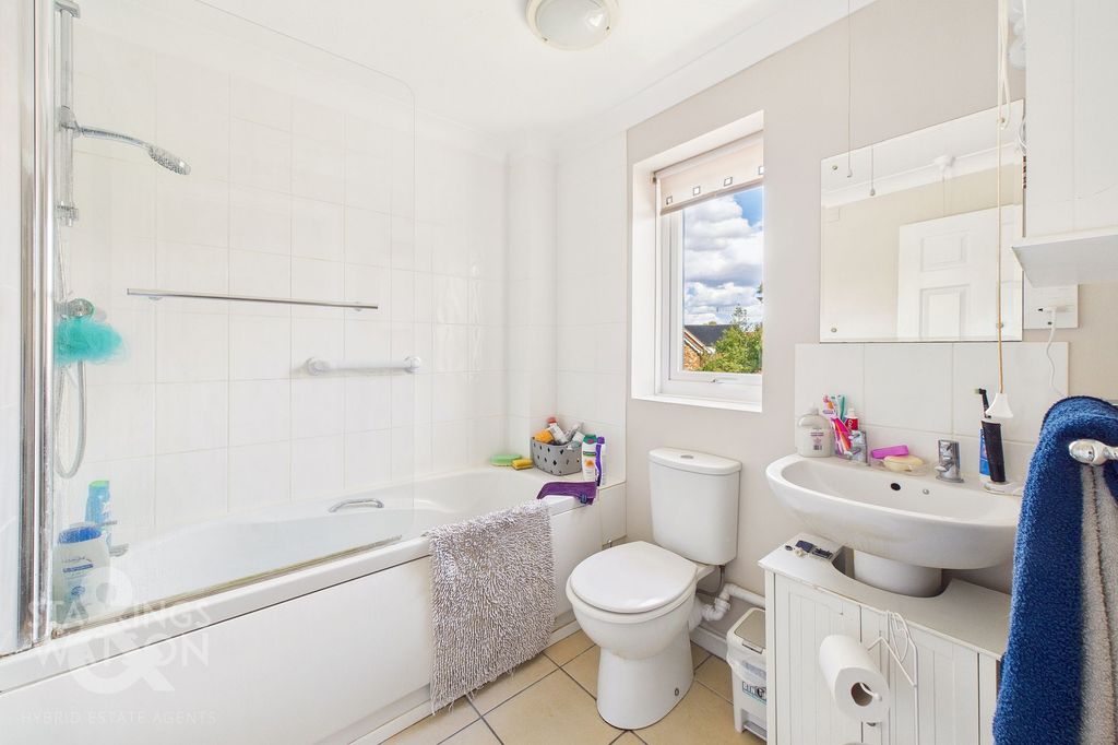 Property photo 3 of 18