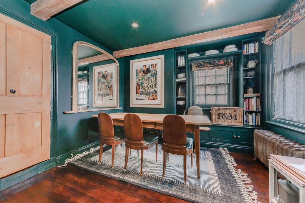 Property photo 3 of 24