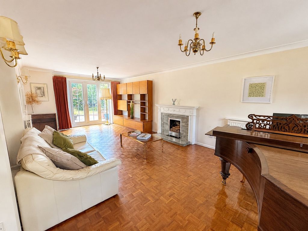 Property photo 2 of 18
