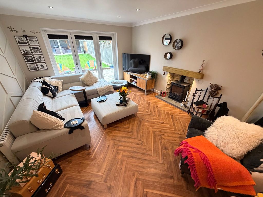 Property photo 2 of 37 Picture No. 04