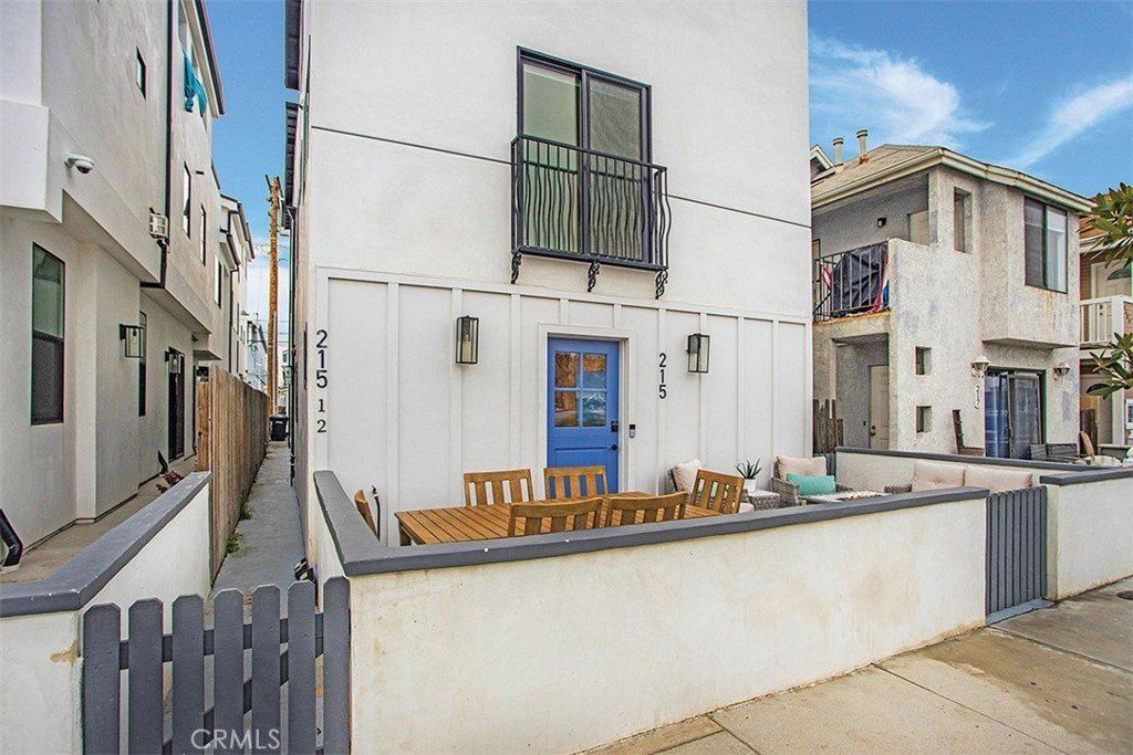 Property photo 3 of 41