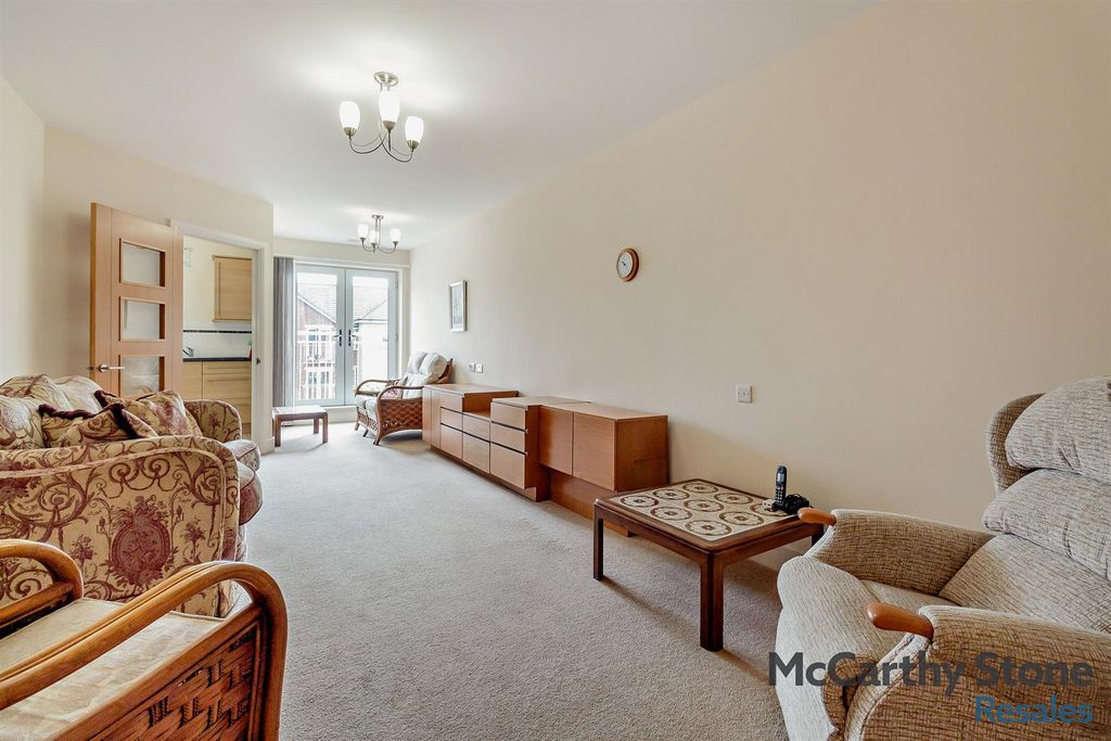 Property photo 1 of 11 8659072-Interior01-800.Jpg